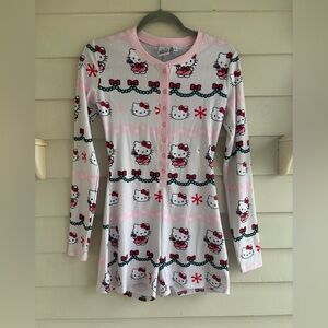 Hello Kitty x Aeropostale Holiday Onesie Shorts Romper Pajamas Size Small NWT